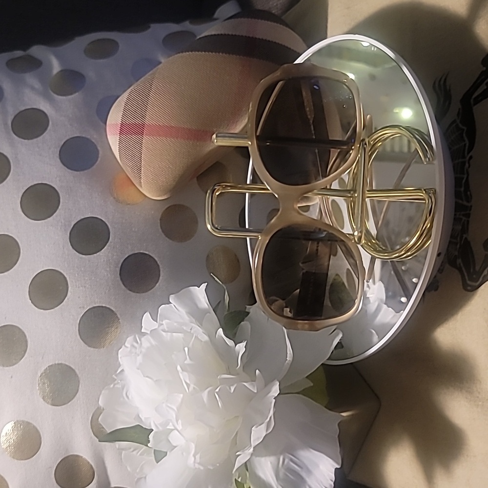 🖤🤎Burberry B4058-M Womens Classic Oversized Frame Sunglasses with Case🤎🖤